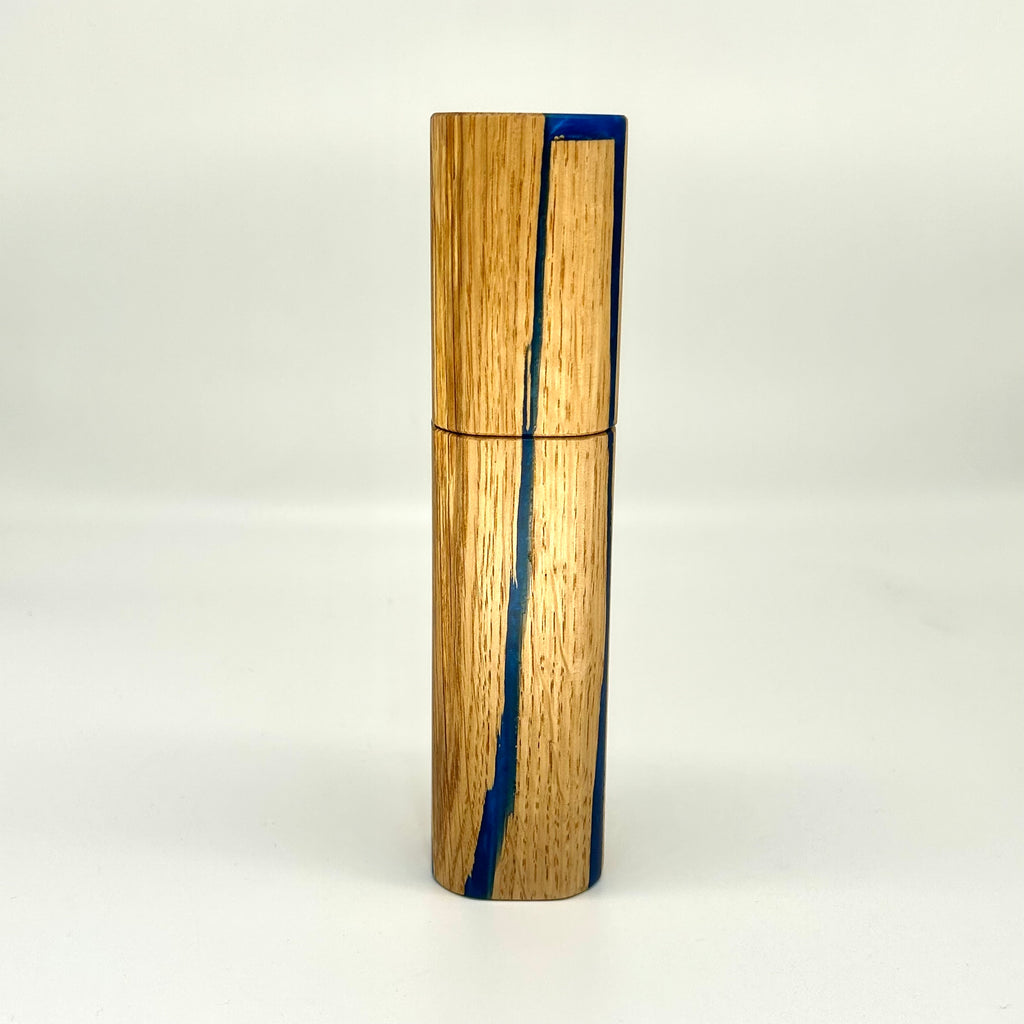 "Blue stripes" Gewürzmühle   Eiche   (epoxidharz) - daskuechenholz