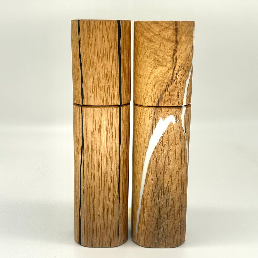 Gewürzmühlen Duo  Eiche   "white-black stripes" (epoxidharz) - daskuechenholz