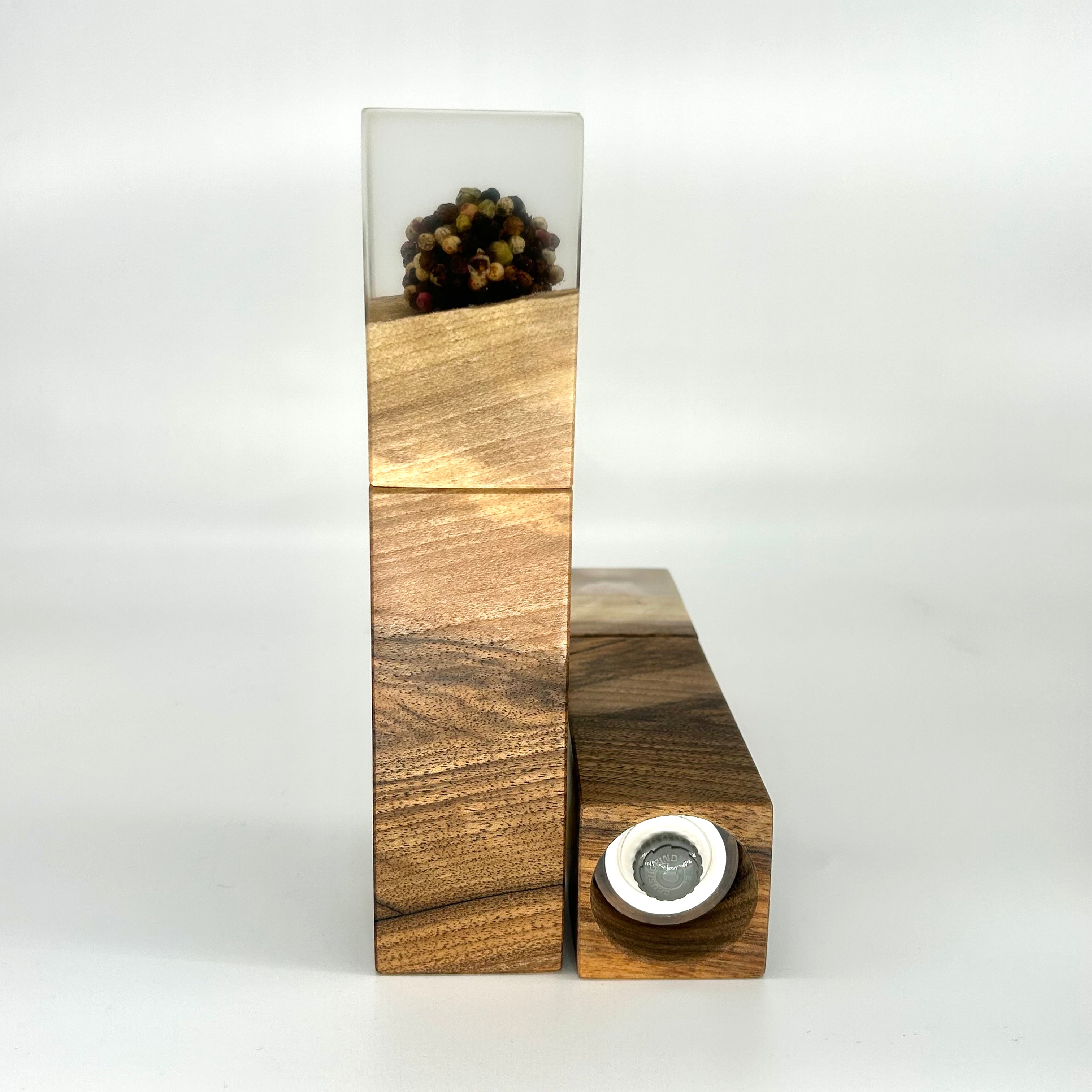 "Salt & Pepper" Gewürzmühlen Duo Walnuss / Epoxidharz - daskuechenholz