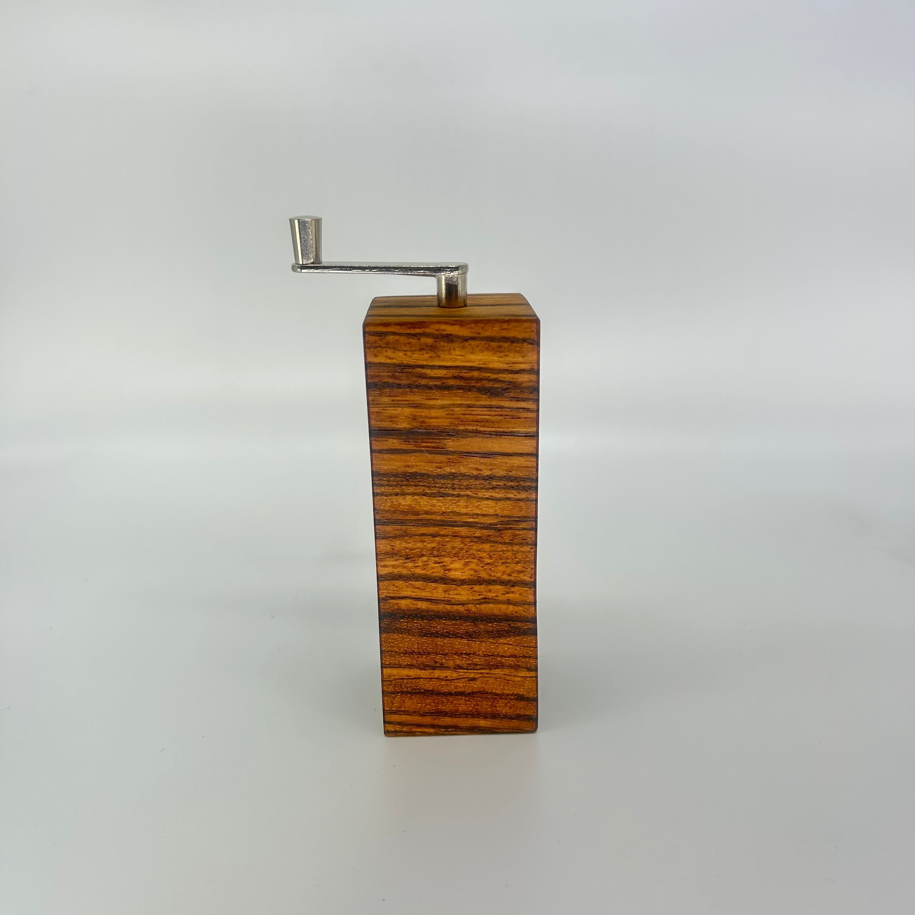 Muskatmühle Zebrano - daskuechenholz