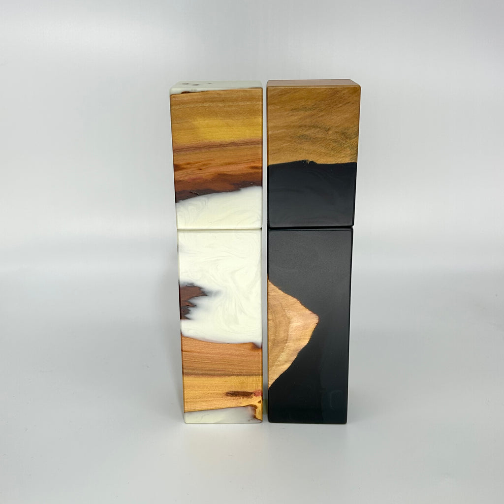 Gewürzmühlen Duo Zwetschgen / Epoxidharz  „Eckig „ - daskuechenholz